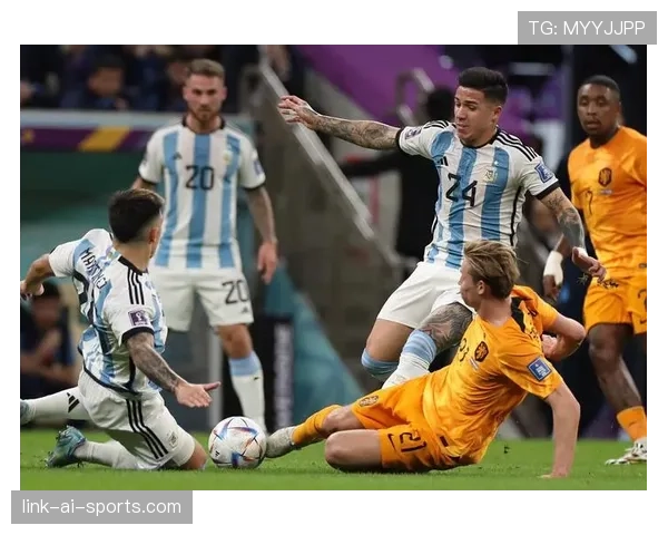 撕开防线直塞送出助攻，本赛季桑乔转型较上季更具威胁